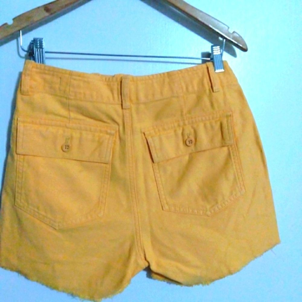 GAP "Utility Short" Yellow Size 2 - Picture 2 of 7